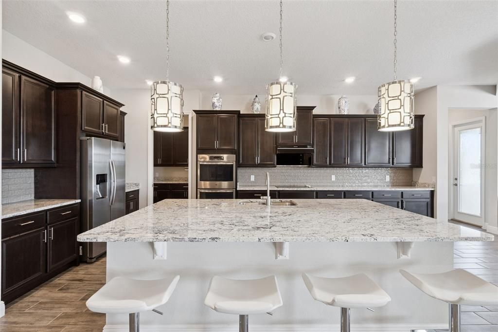 En Venta: $1,099,000 (5 camas, 5 baños, 5428 Pies cuadrados)