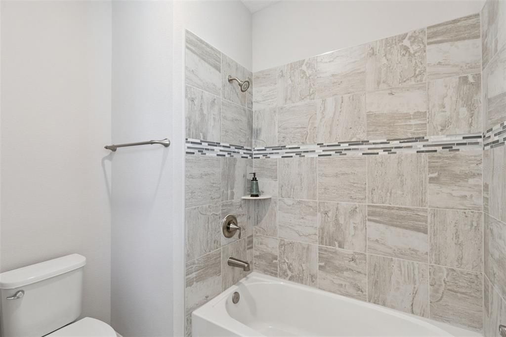En Venta: $1,099,000 (5 camas, 5 baños, 5428 Pies cuadrados)