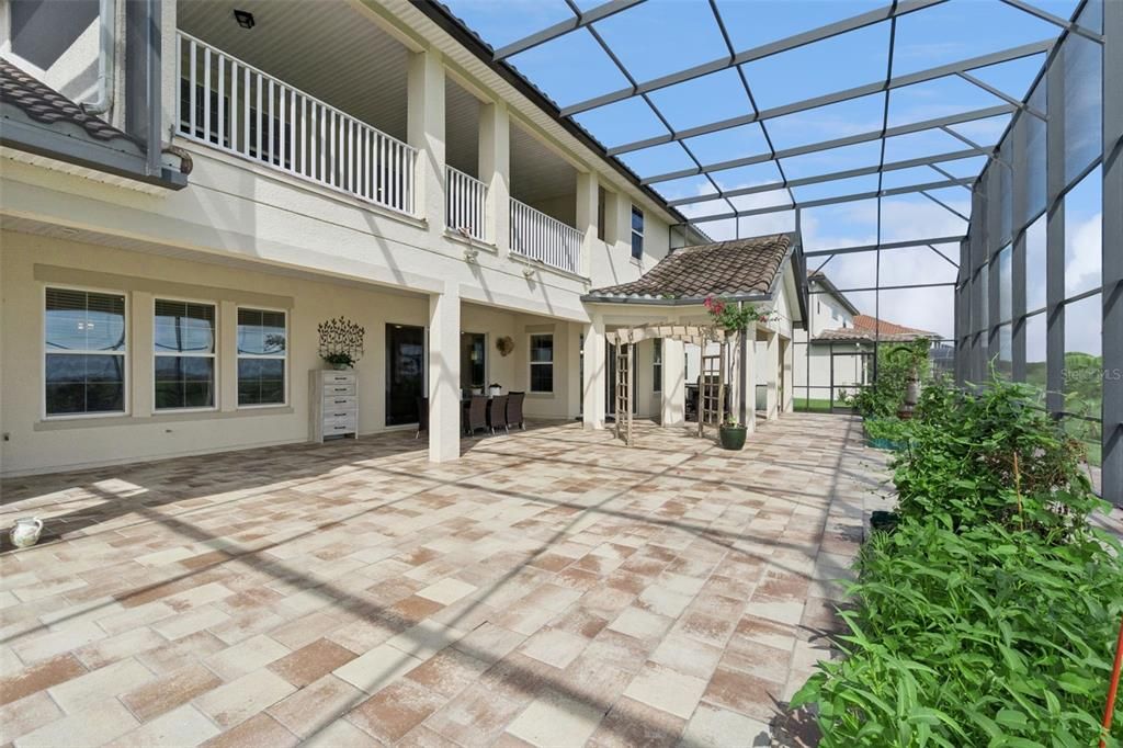 En Venta: $1,099,000 (5 camas, 5 baños, 5428 Pies cuadrados)