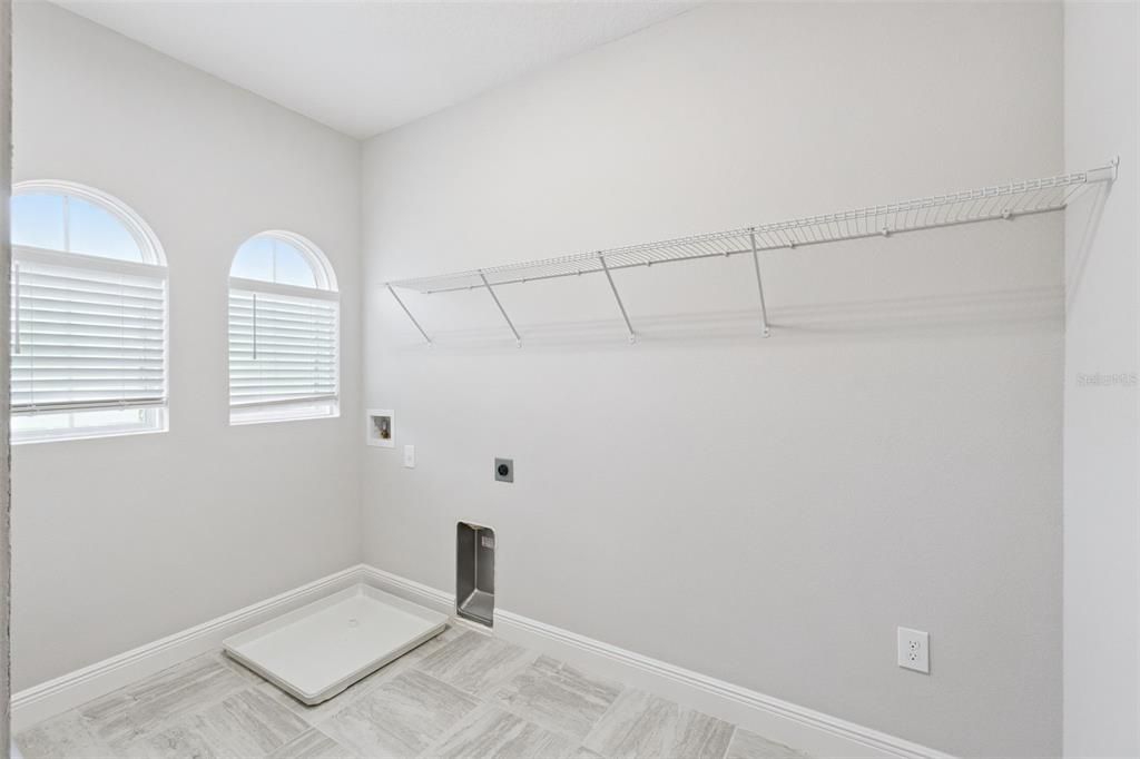 En Venta: $1,099,000 (5 camas, 5 baños, 5428 Pies cuadrados)