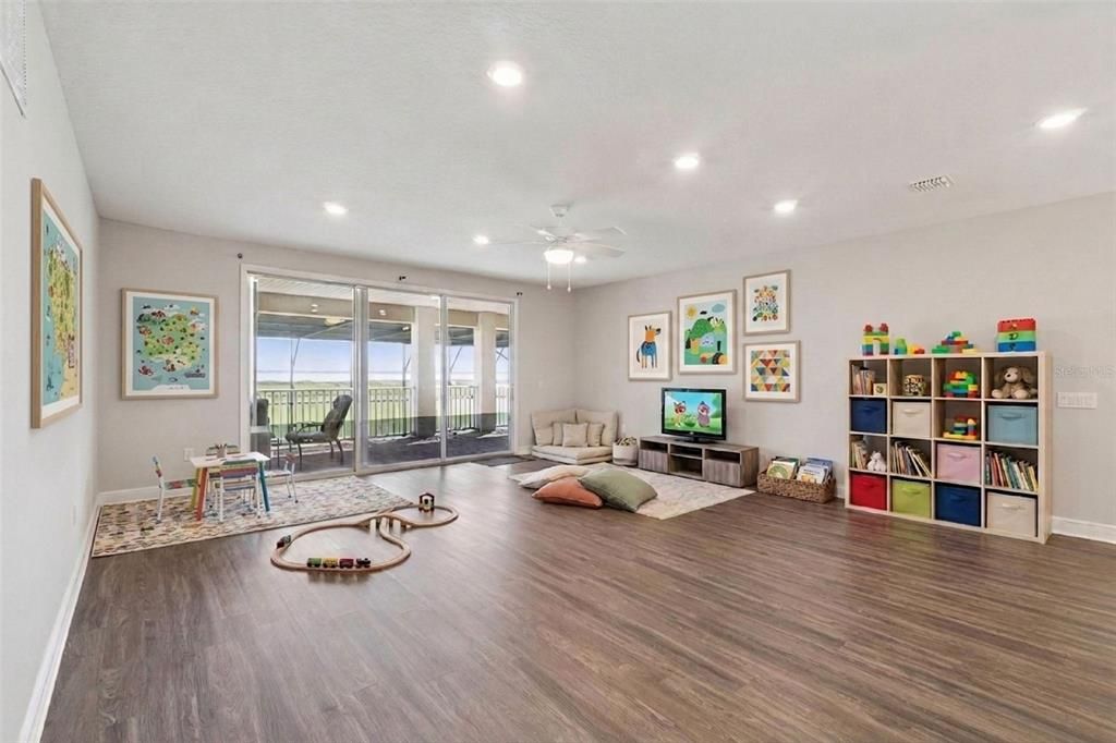 En Venta: $1,099,000 (5 camas, 5 baños, 5428 Pies cuadrados)