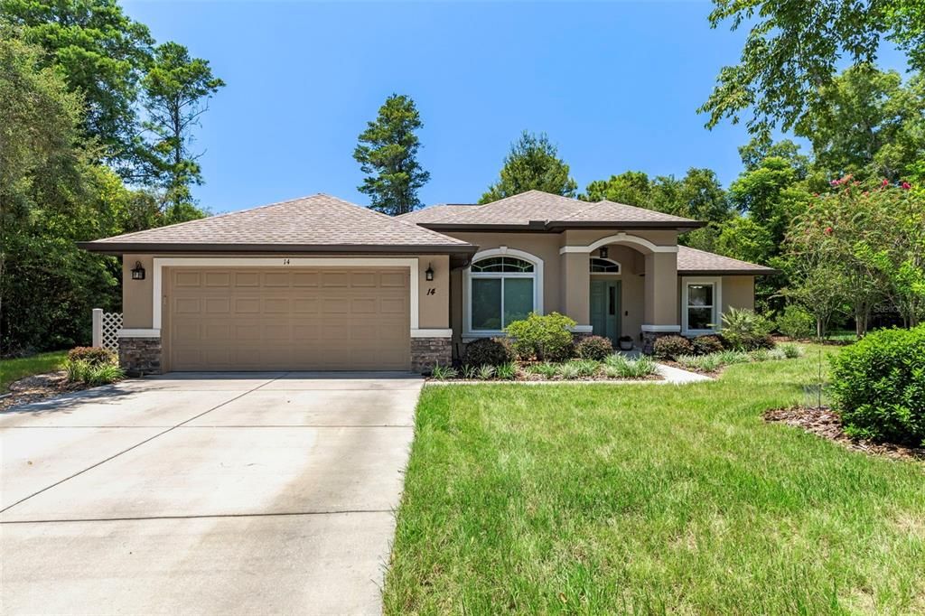 For Sale: $349,900 (3 beds, 2 baths, 1847 Square Feet)
