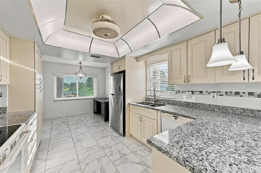 For Sale: $179,900 (2 beds, 2 baths, 1529 Square Feet)