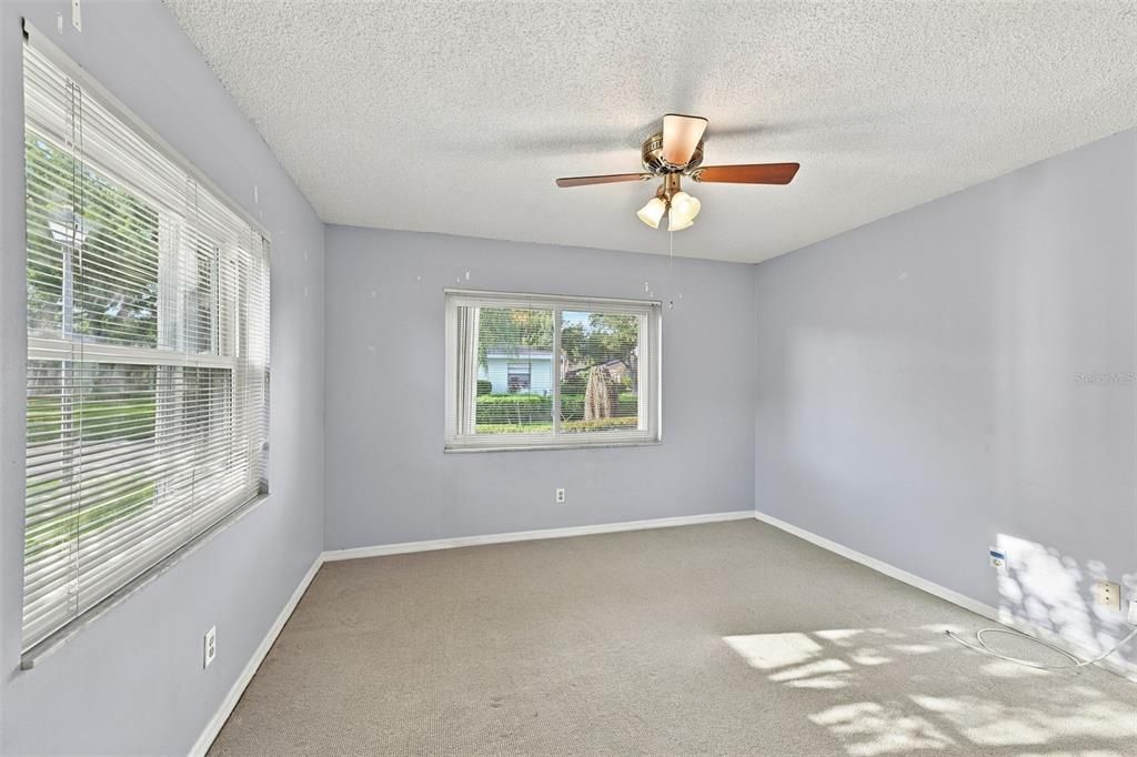 For Sale: $179,900 (2 beds, 2 baths, 1529 Square Feet)