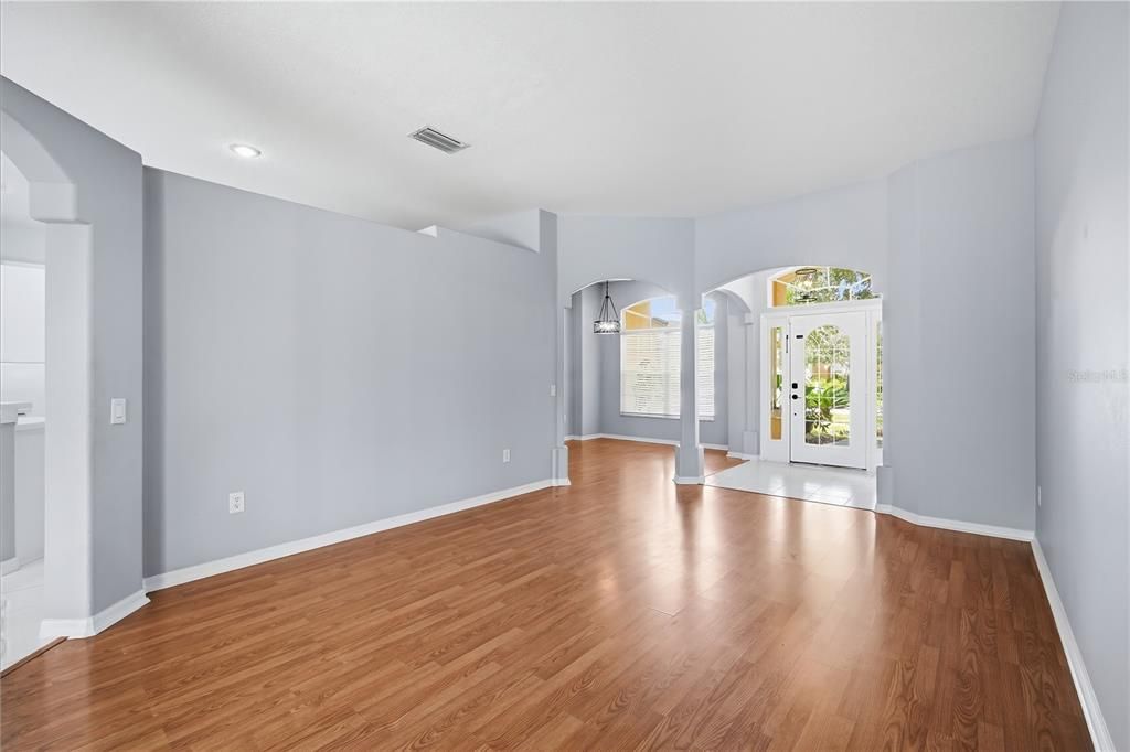 For Rent: $3,290 (4 beds, 3 baths, 2470 Square Feet)