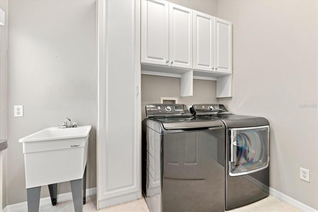 For Sale: $999,000 (4 beds, 3 baths, 3108 Square Feet)
