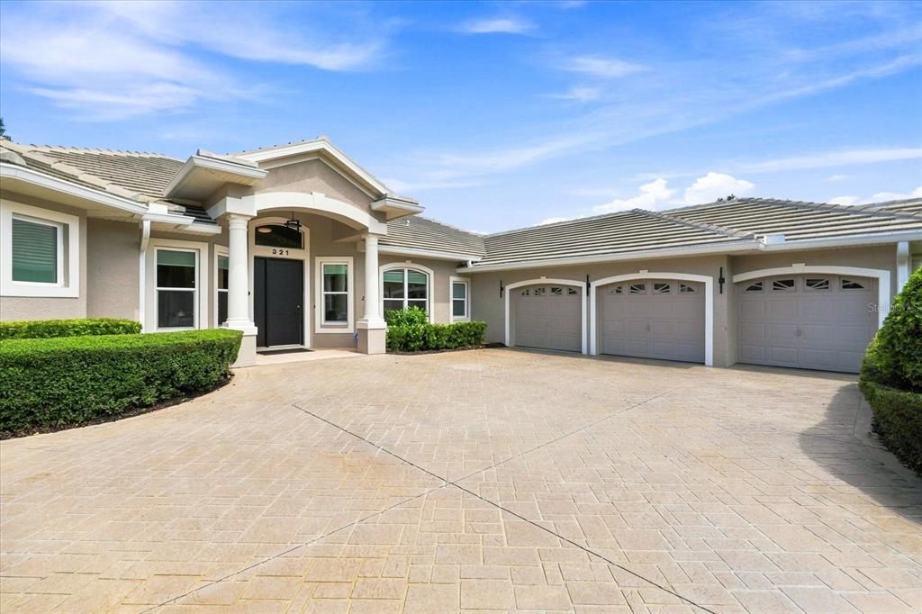 For Sale: $999,000 (4 beds, 3 baths, 3108 Square Feet)