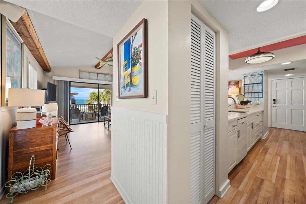 На продажу: $795,000 (2 спален, 2 ванн, 1074 Квадратных фут)