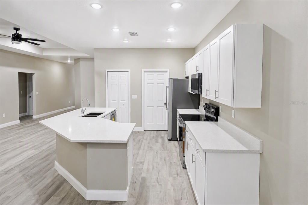For Sale: $435,000 (3 beds, 2 baths, 1677 Square Feet)