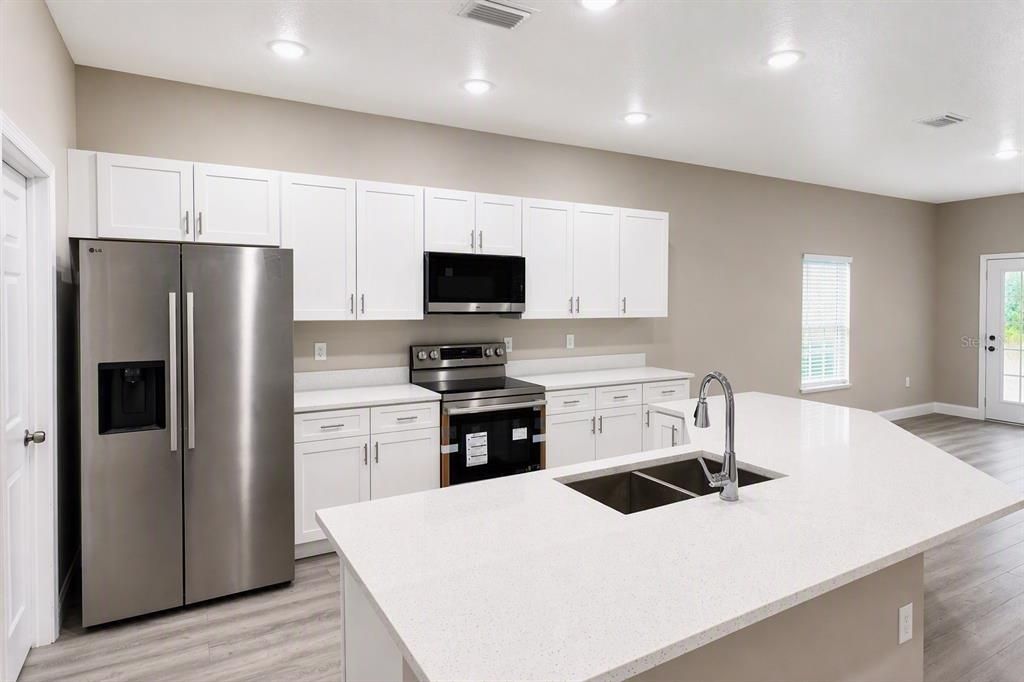 For Sale: $435,000 (3 beds, 2 baths, 1677 Square Feet)