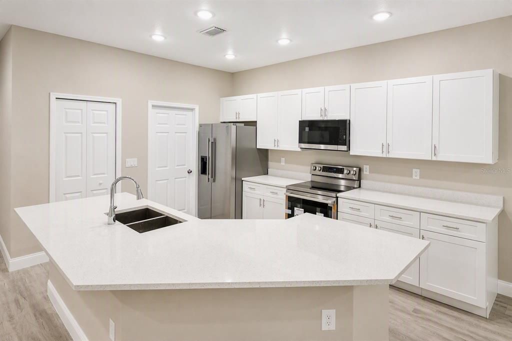 For Sale: $435,000 (3 beds, 2 baths, 1677 Square Feet)
