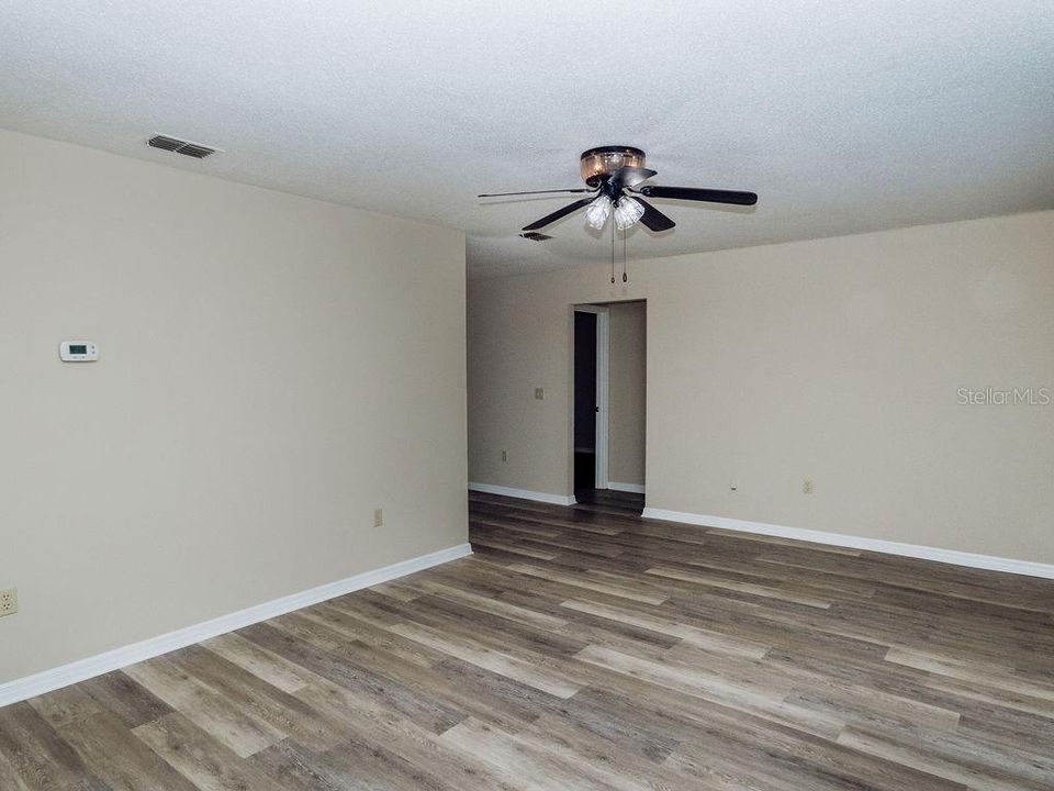 For Sale: $249,900 (3 beds, 2 baths, 1523 Square Feet)