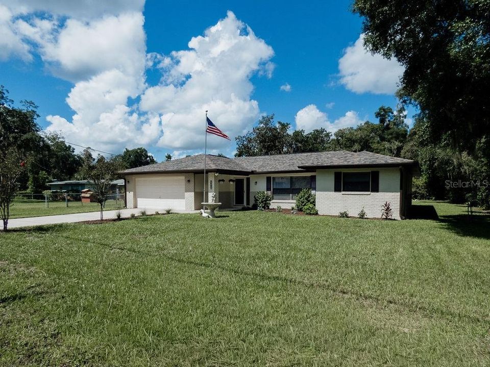 For Sale: $249,900 (3 beds, 2 baths, 1523 Square Feet)