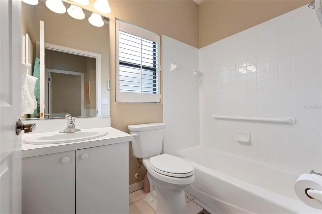 For Sale: $349,000 (2 beds, 2 baths, 1697 Square Feet)