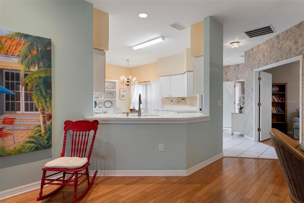 For Sale: $349,000 (2 beds, 2 baths, 1697 Square Feet)