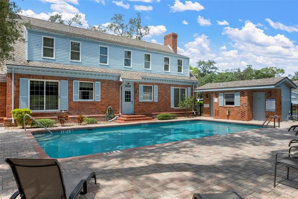 For Sale: $349,000 (2 beds, 2 baths, 1697 Square Feet)