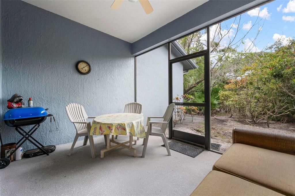 For Sale: $349,000 (2 beds, 2 baths, 1697 Square Feet)