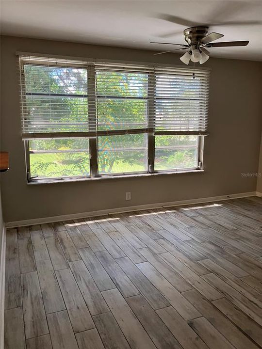 For Rent: $1,600 (2 beds, 1 baths, 1140 Square Feet)