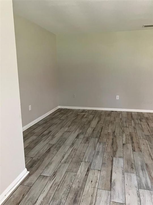 For Rent: $1,600 (2 beds, 1 baths, 1140 Square Feet)