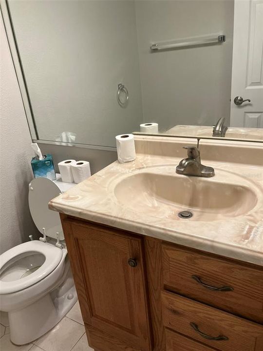 For Rent: $1,600 (2 beds, 1 baths, 1140 Square Feet)
