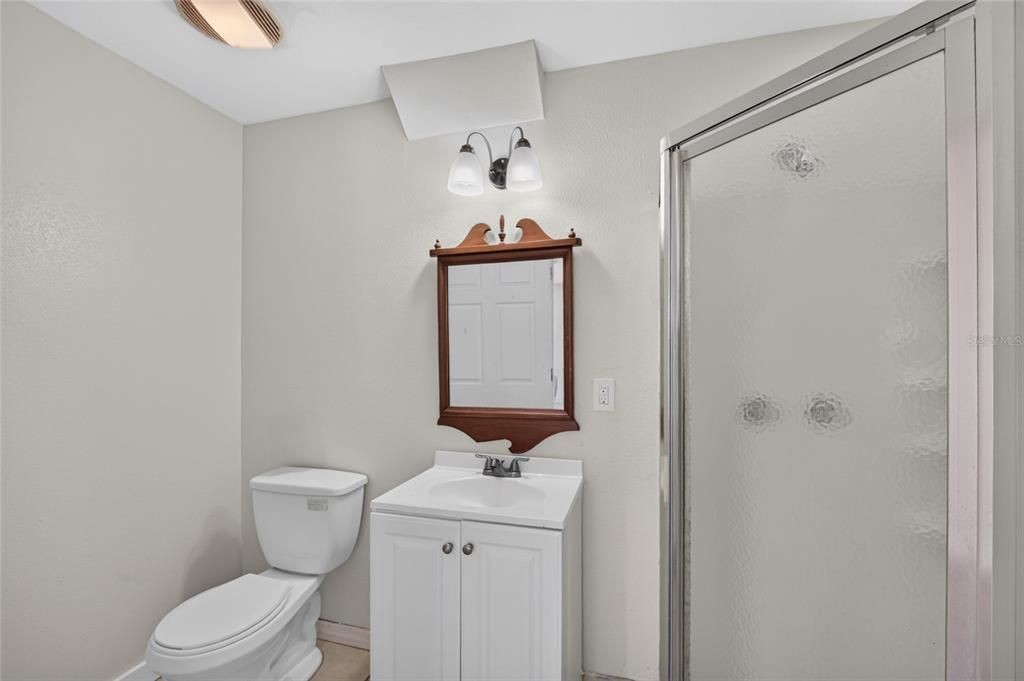 На продажу: $399,900 (3 спален, 2 ванн, 1904 Квадратных фут)