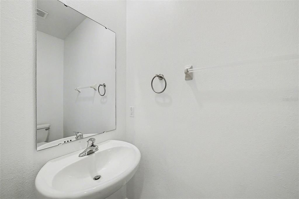 En Renta: $2,450 (3 camas, 2 baños, 1801 Pies cuadrados)