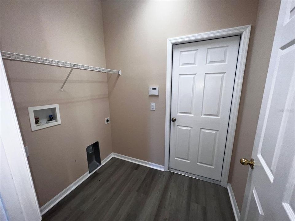 For Rent: $2,995 (4 beds, 2 baths, 2047 Square Feet)