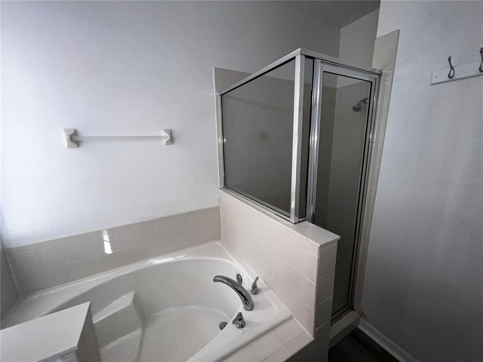 For Rent: $2,995 (4 beds, 2 baths, 2047 Square Feet)