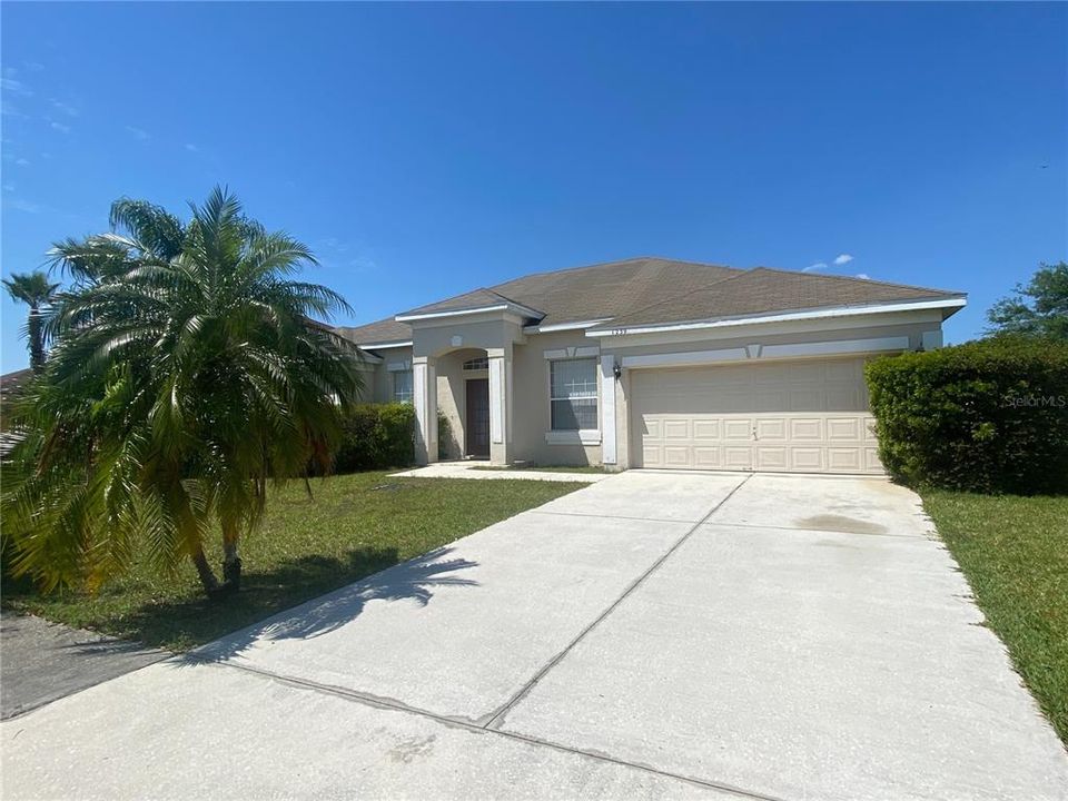 For Rent: $2,995 (4 beds, 2 baths, 2047 Square Feet)
