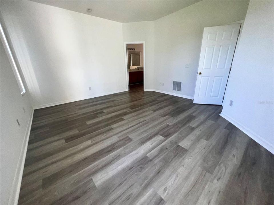 For Rent: $2,995 (4 beds, 2 baths, 2047 Square Feet)