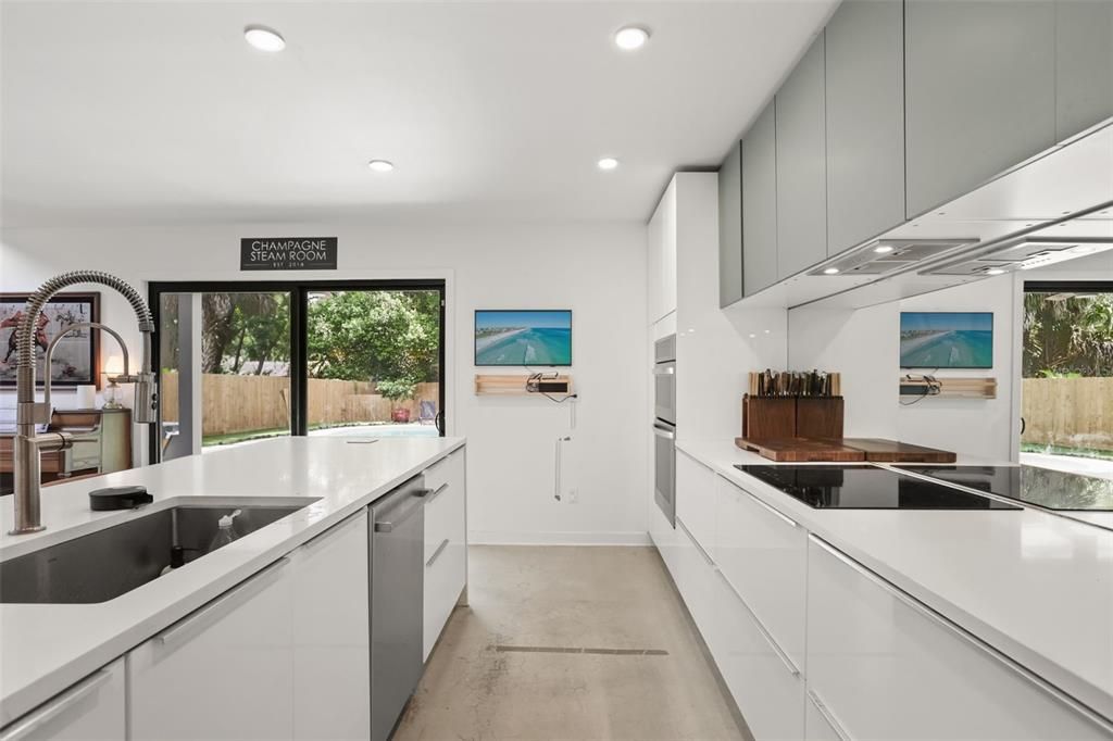 En Venta: $1,050,000 (4 camas, 2 baños, 2884 Pies cuadrados)