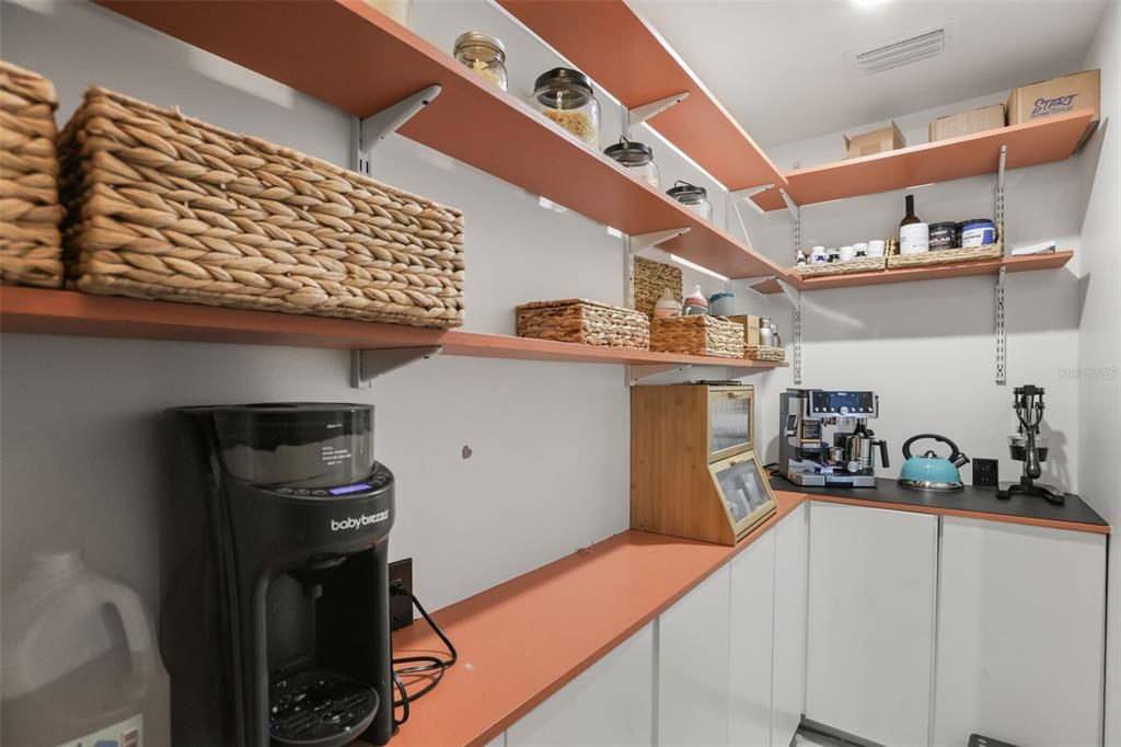 En Venta: $1,050,000 (4 camas, 2 baños, 2884 Pies cuadrados)