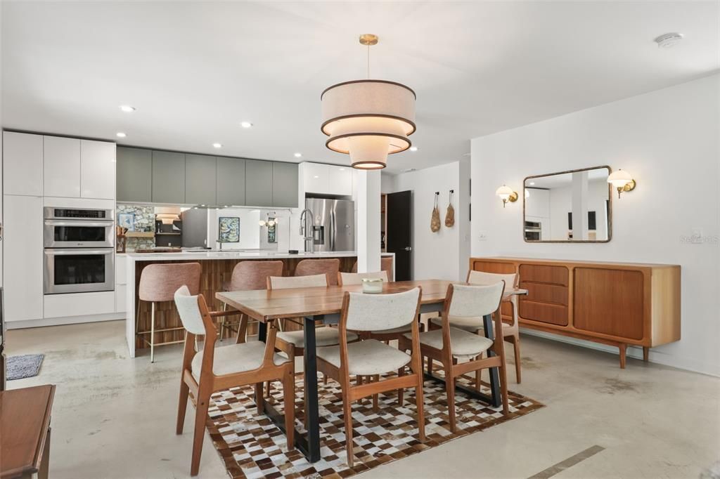 En Venta: $1,050,000 (4 camas, 2 baños, 2884 Pies cuadrados)