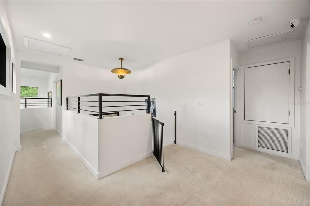 En Venta: $1,050,000 (4 camas, 2 baños, 2884 Pies cuadrados)