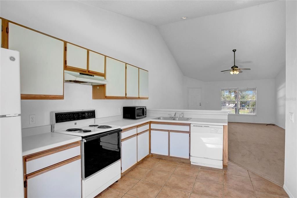 В аренду: $1,395 (2 спален, 2 ванн, 840 Квадратных фут)