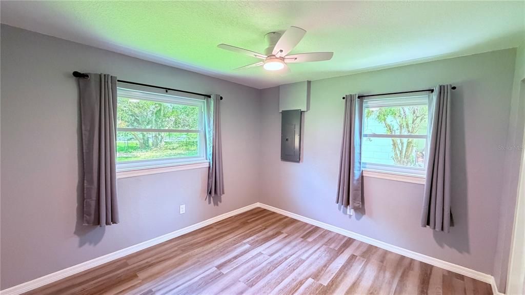 For Rent: $1,825 (3 beds, 1 baths, 975 Square Feet)