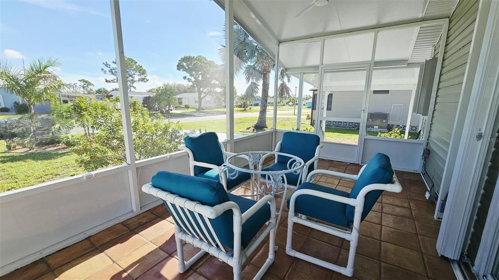 For Rent: $3,200 (2 beds, 2 baths, 897 Square Feet)