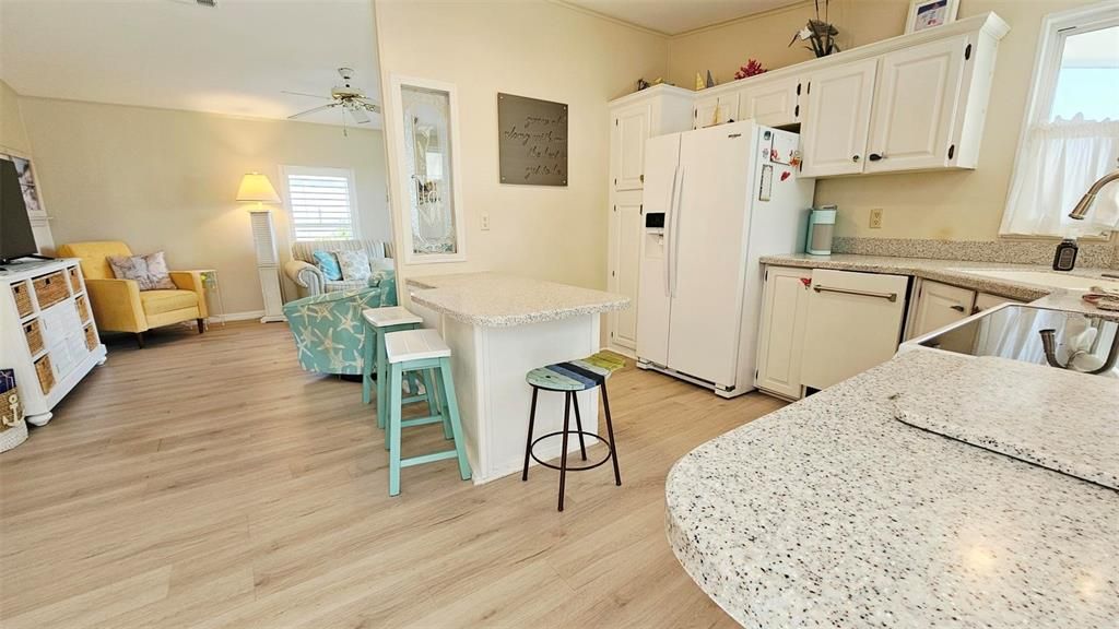 For Rent: $3,200 (2 beds, 2 baths, 897 Square Feet)
