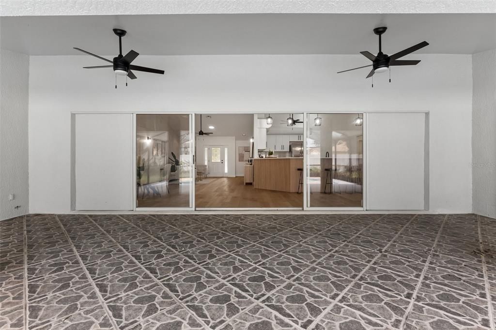En Venta: $515,000 (4 camas, 2 baños, 2370 Pies cuadrados)