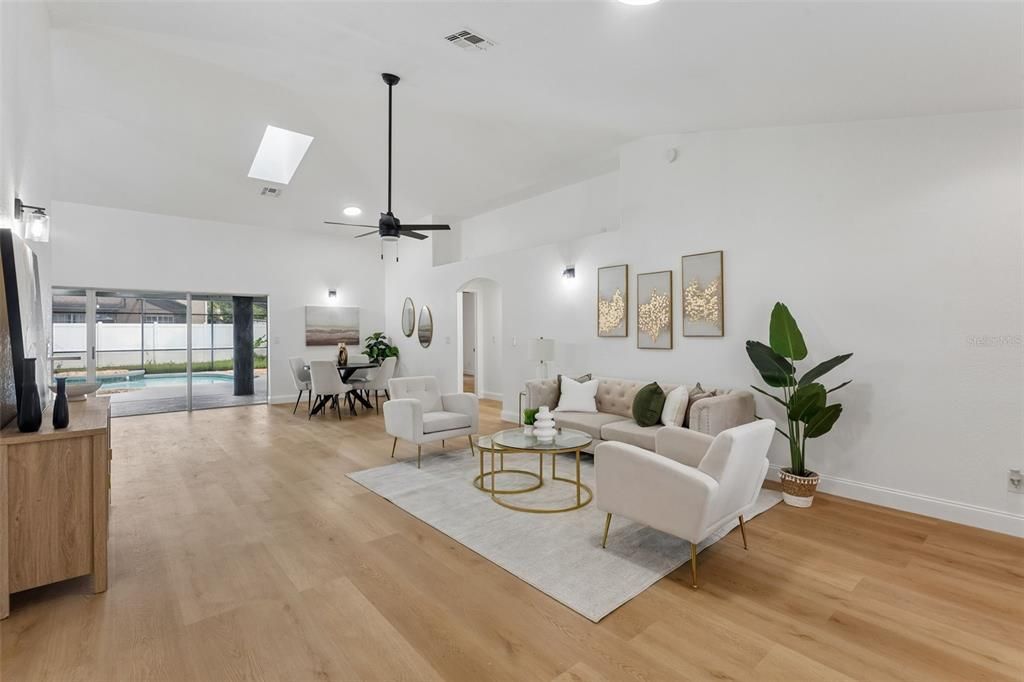 En Venta: $515,000 (4 camas, 2 baños, 2370 Pies cuadrados)
