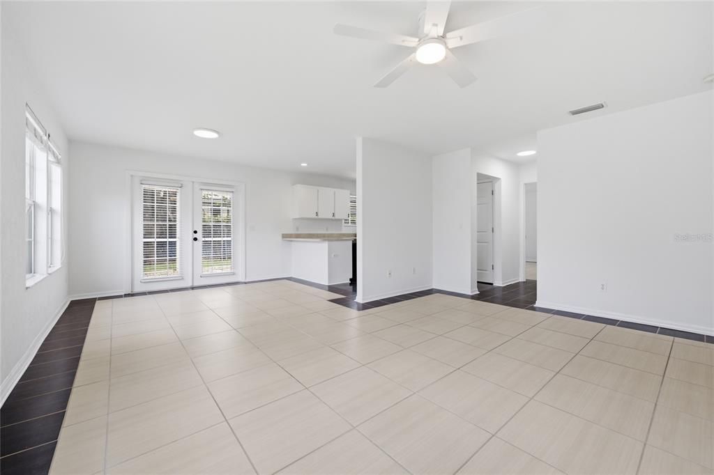 En Venta: $294,500 (3 camas, 2 baños, 1444 Pies cuadrados)