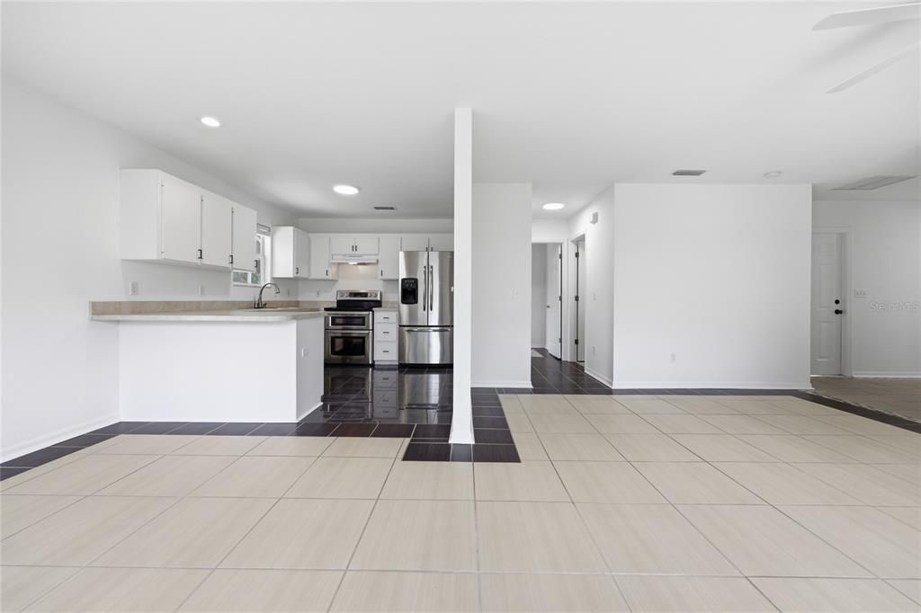 En Venta: $294,500 (3 camas, 2 baños, 1444 Pies cuadrados)