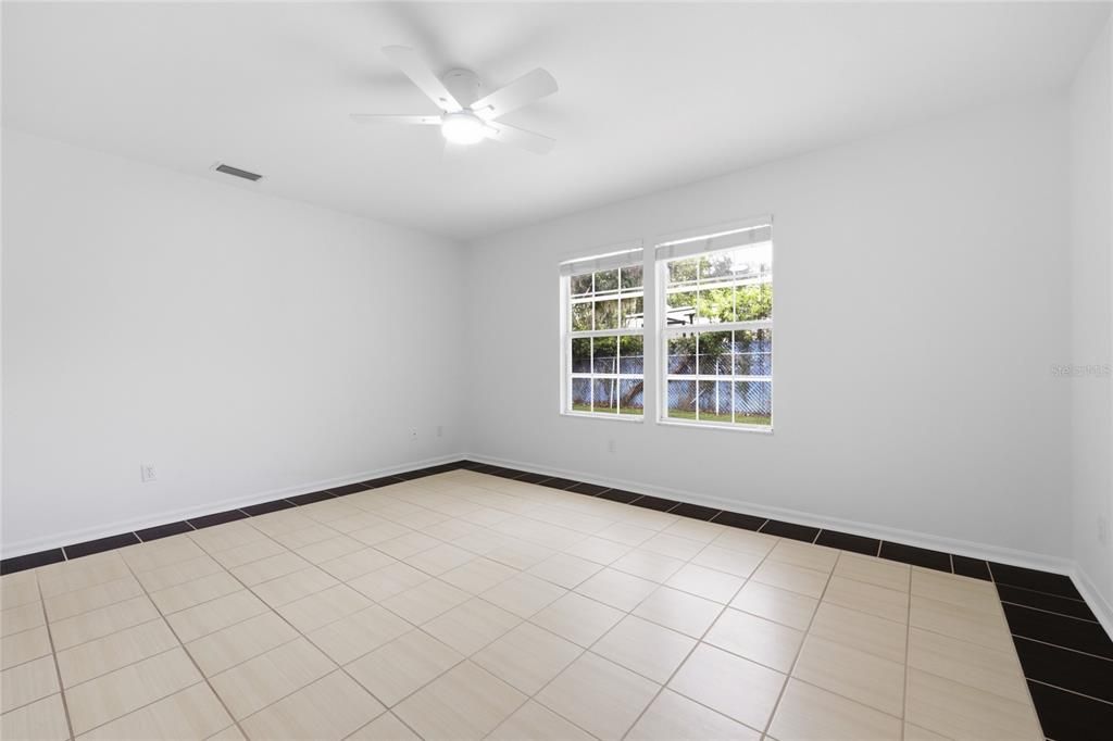 En Venta: $294,500 (3 camas, 2 baños, 1444 Pies cuadrados)