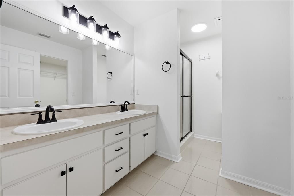 En Venta: $294,500 (3 camas, 2 baños, 1444 Pies cuadrados)