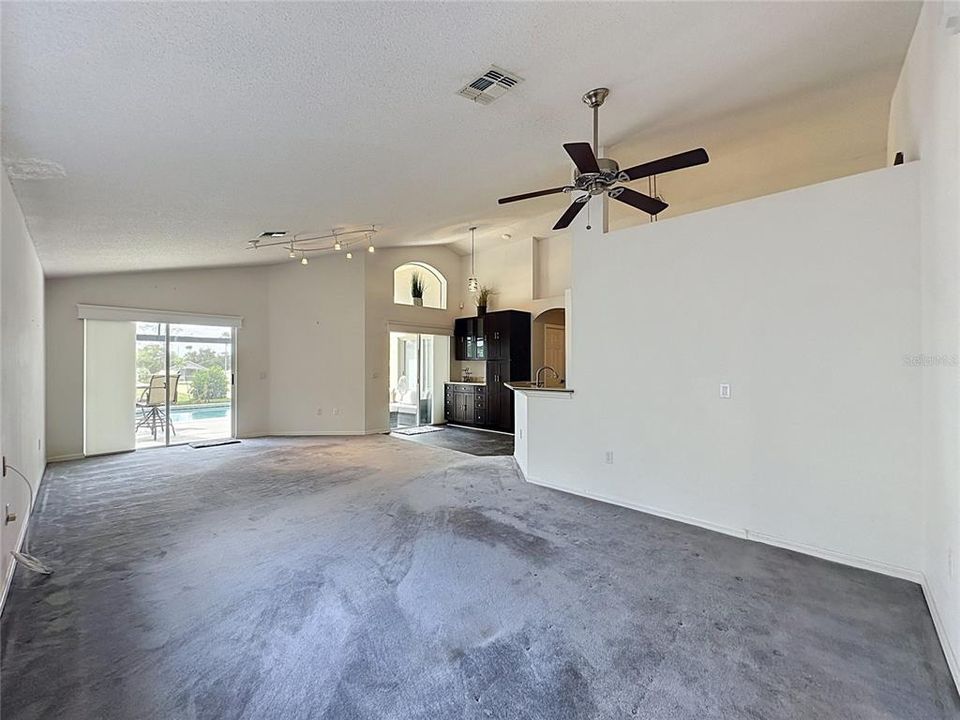 For Sale: $359,000 (4 beds, 3 baths, 1542 Square Feet)