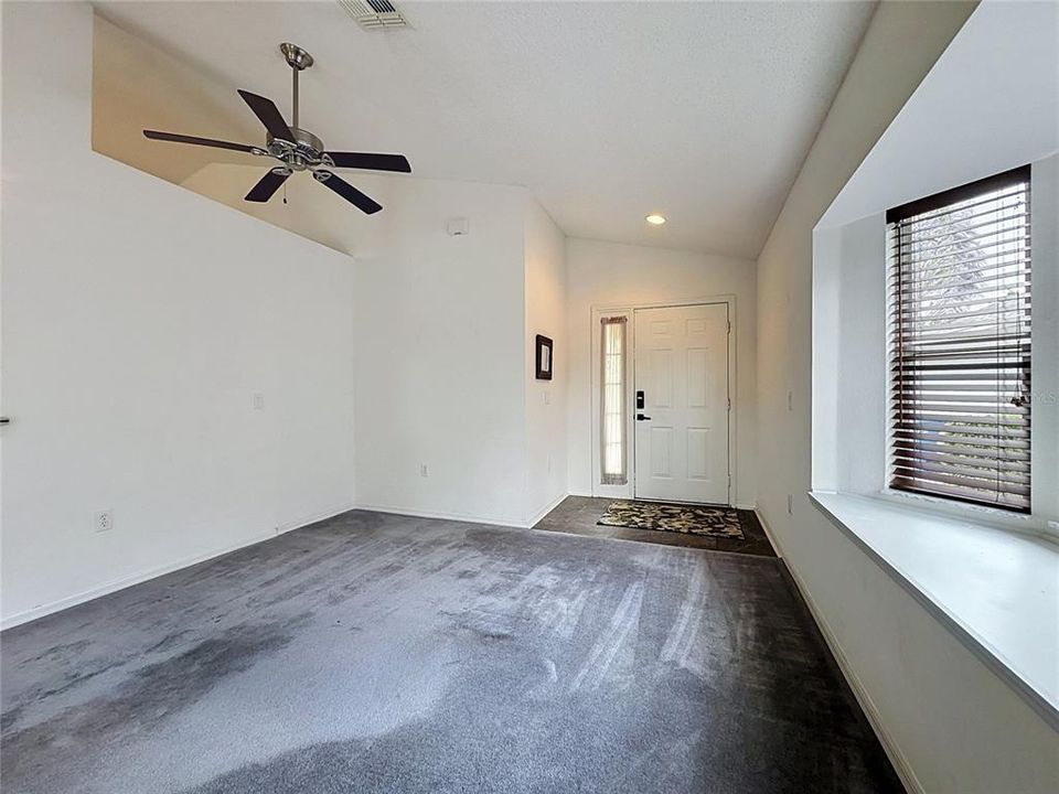 For Sale: $359,000 (4 beds, 3 baths, 1542 Square Feet)