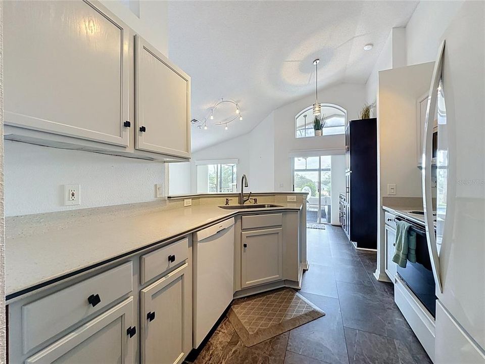 For Sale: $359,000 (4 beds, 3 baths, 1542 Square Feet)