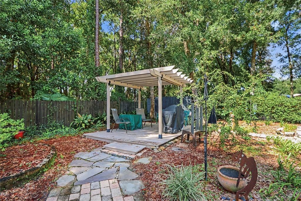 На продажу: $435,000 (3 спален, 2 ванн, 2035 Квадратных фут)