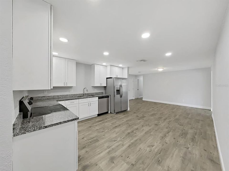 For Sale: $300,000 (3 beds, 2 baths, 1410 Square Feet)