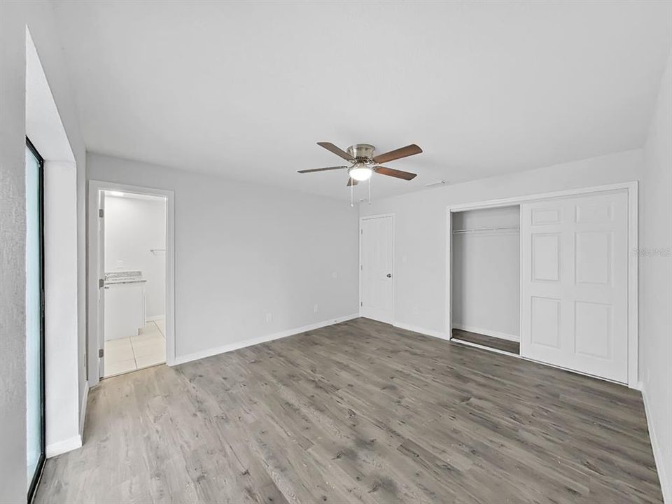 For Sale: $300,000 (3 beds, 2 baths, 1410 Square Feet)